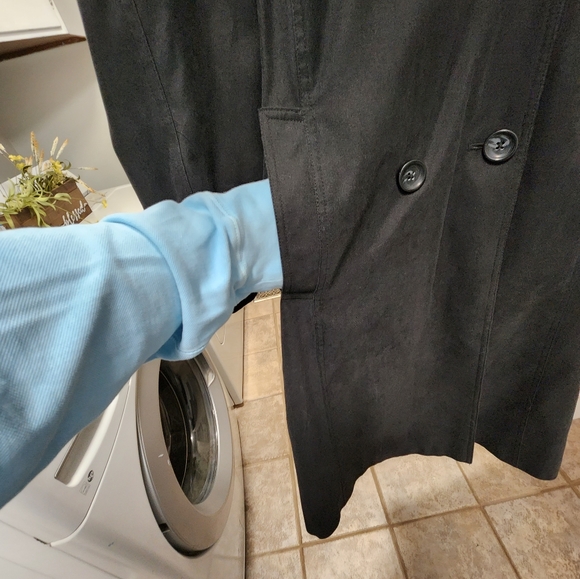 GK Direct women's black trench coat - Picture 6 of 8